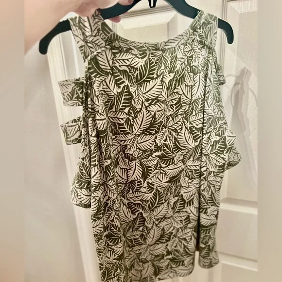 Ava James Leaf Print Top - Picture 5 of 7